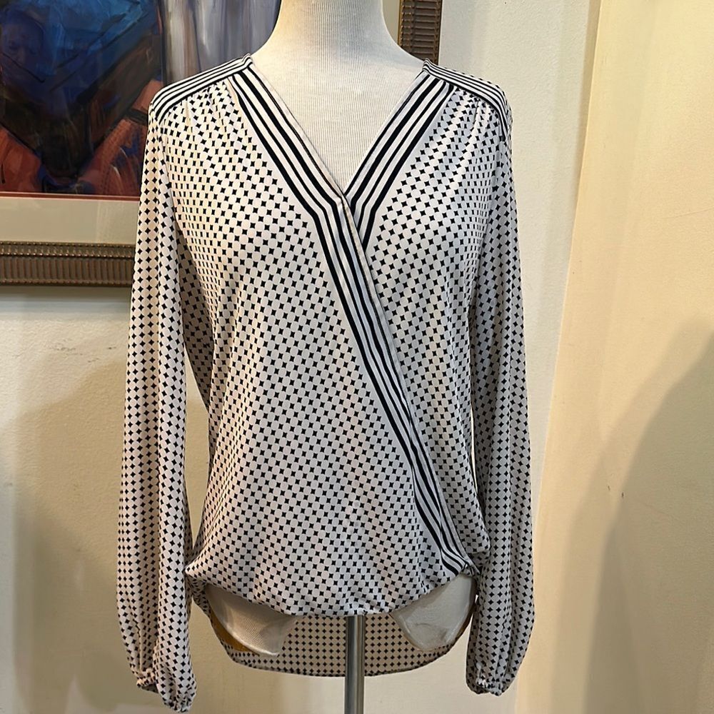 MAX STUDIO Elegant Black and White Women's Blouse Size Medium